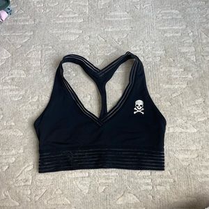 Black Lululemon sports bra